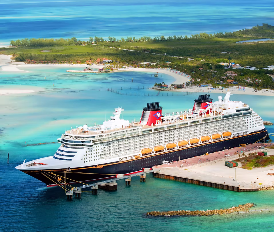 disney-dream-4k-cruise-ship-port-pier.jpg